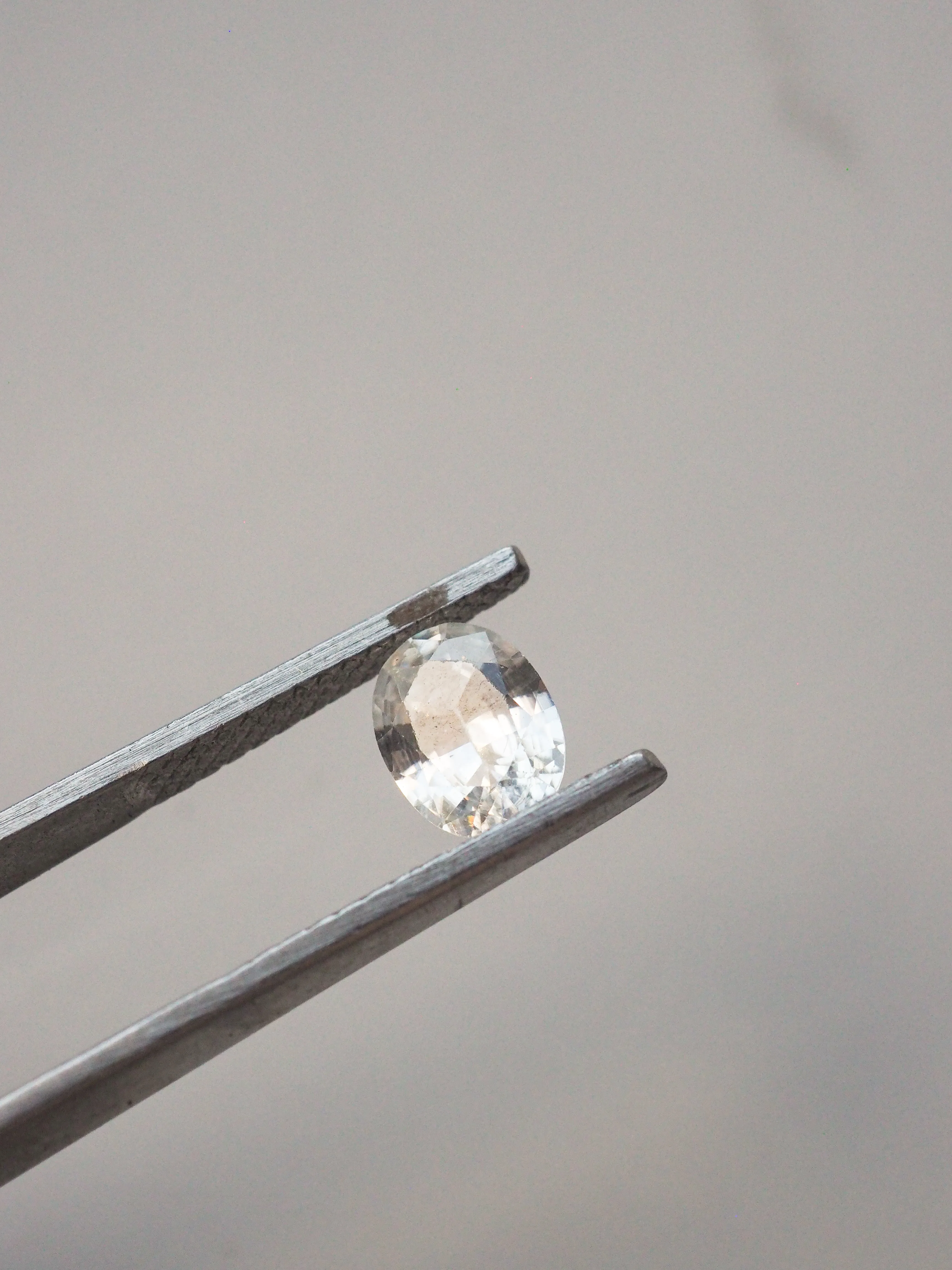 1.45 CT OVAL WHITE SAPPHIRE