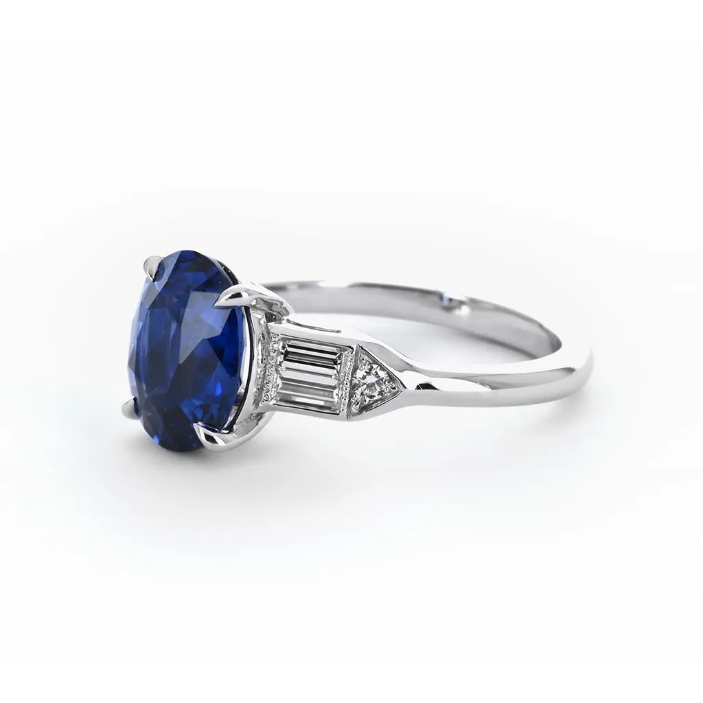 4.05ctw Oval Sapphire   Diamond Ring - Platinum