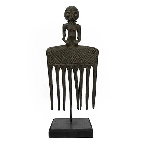 Kuba Figural Comb on Stand 01