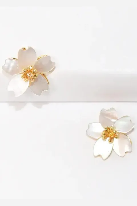 Mother of Pearl Flower Stud Earrings