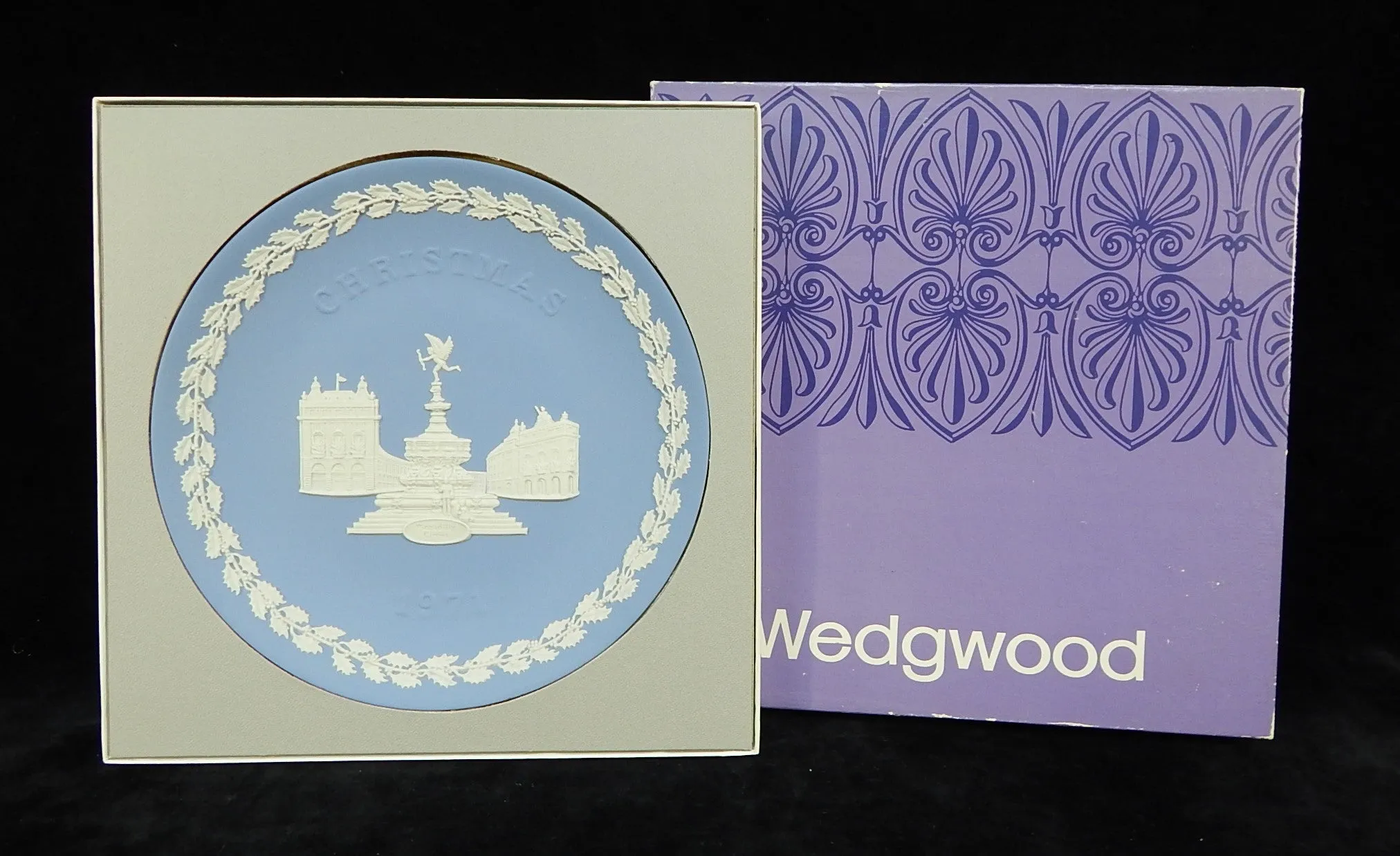 Wedgwood 1971 Piccadilly Circus Christmas Plate